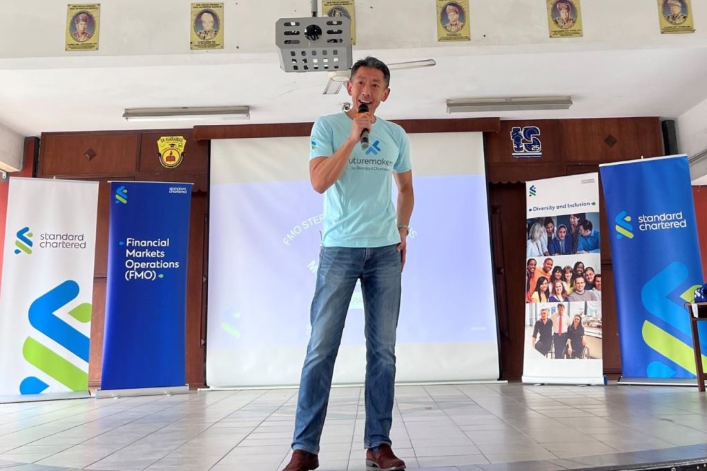 Mak Joon Nien, CEO of Standard Chartered Malaysia speaking at a Futuremakers event - KLSCM