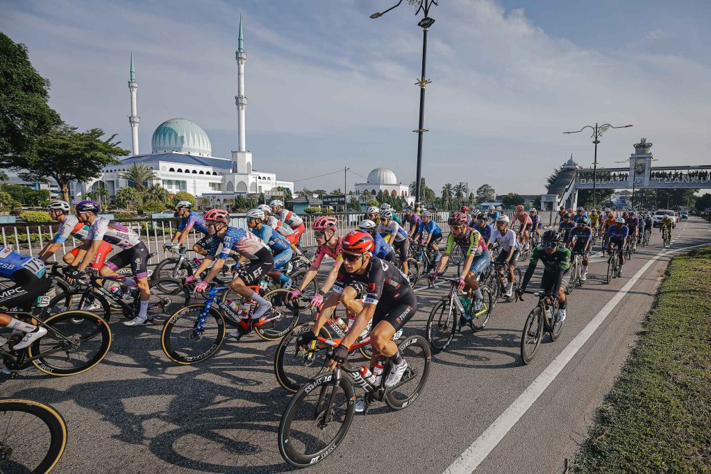 LTdL 2024 Stage 6: Tarozzi Outsprints de Bod for Thrilling Win