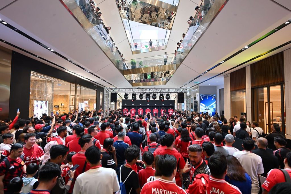 Adidas Road to United