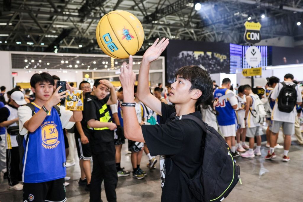 CURRY Brand Asia Tour Concludes in Chongqing Triumph