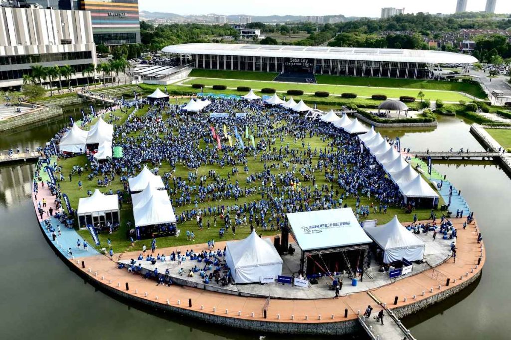 Skechers Friendship Walk 2025