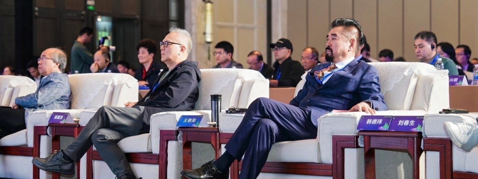 Known as the Father of the Modern Folding Bicycle, Dr. Hon has led the DAHON brand for over 40 years, ensuring its status as a favorite among green mobility advocates.